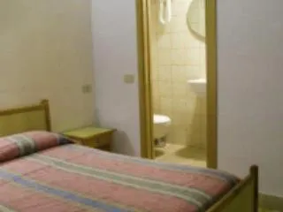 Castiglia Pensión 4*