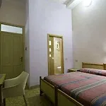 Castiglia Affittacamere 3*