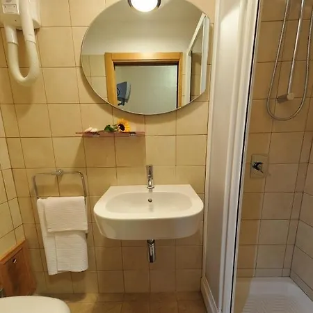 Konukevi Castiglia 4*